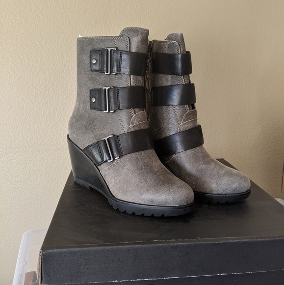 Sorel "After Hours" Winter Boot - Picture 7 of 9